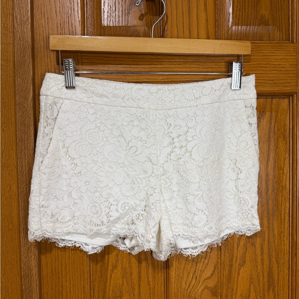 Express Off White Lace Women's Shorts Size 2